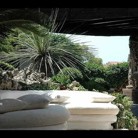 Il Giardino Del Margine Rosso